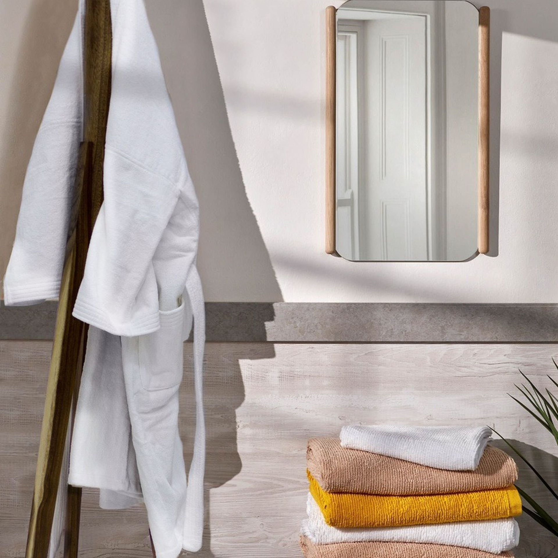 Nube bata de baño blanca unitalla // Pedido especial min. 20 pzs. - Imagen 3